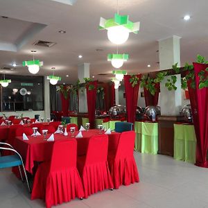 Oyo 742 Mona Plaza Hotel
